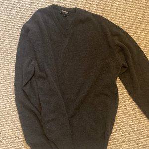 neumann marcus charcoal vneck sweater cashmere